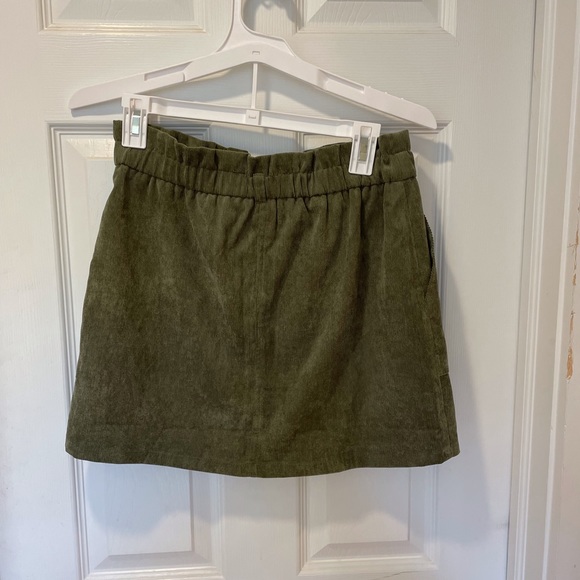 Boutique mini-skirt - Picture 3 of 4